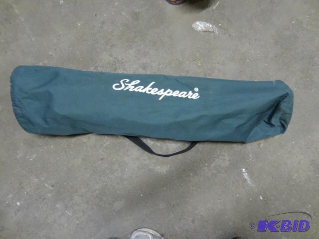 lot 28 image: 2-Shakespeare Lawn Chairs-One has carrying ba...