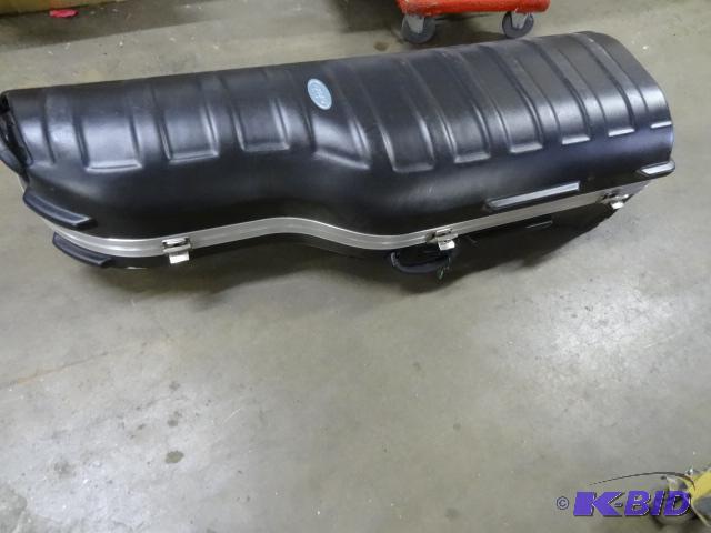 lot 6 image: SKB Hard Case with handles and Rollers, Has 3...