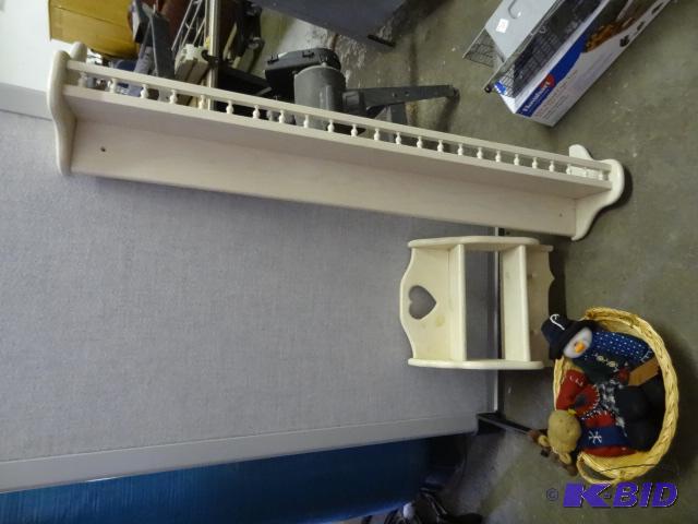 lot 79 image: Wallshelf with Plate Groove 4, Wall Shelf wi...