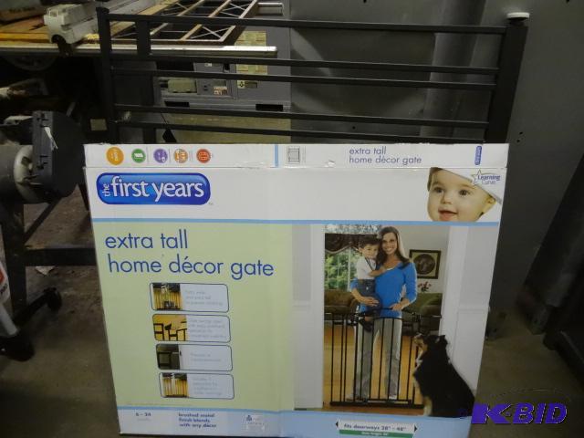 lot 8 image: The 1st Years Extra Tall Safty Gate Brushed M...