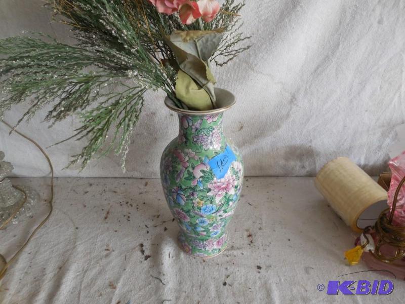 lot 110 image: Floral pattern vase...