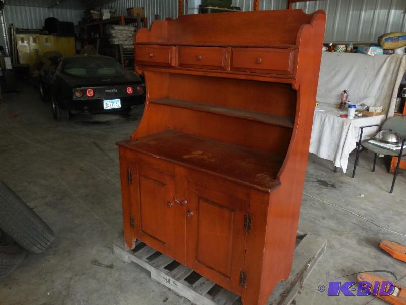 lot 112 image: Wood China cabinet...