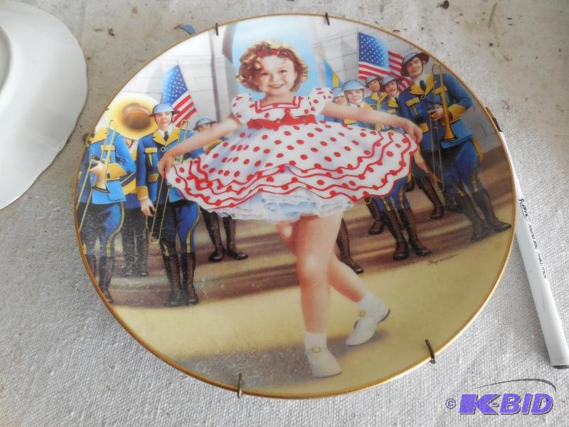 lot 116 image: Danbury Mint collector plate # B3065  Sh...