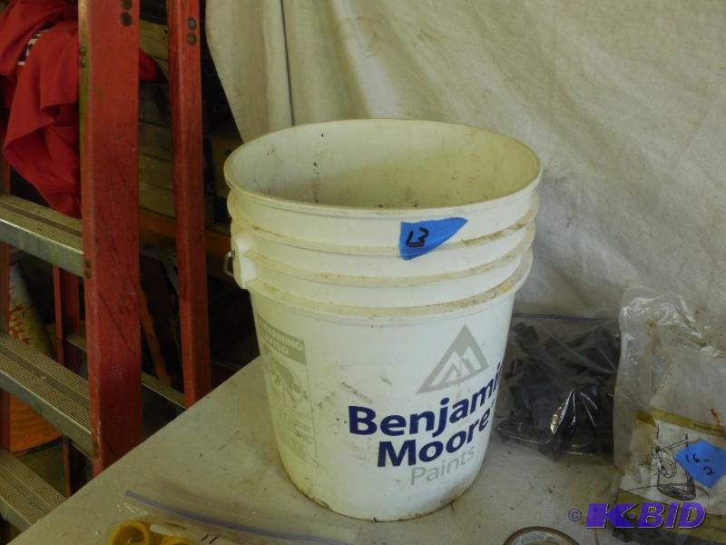lot 13 image: 5 gallon bucket 34 full of galvanized nails....