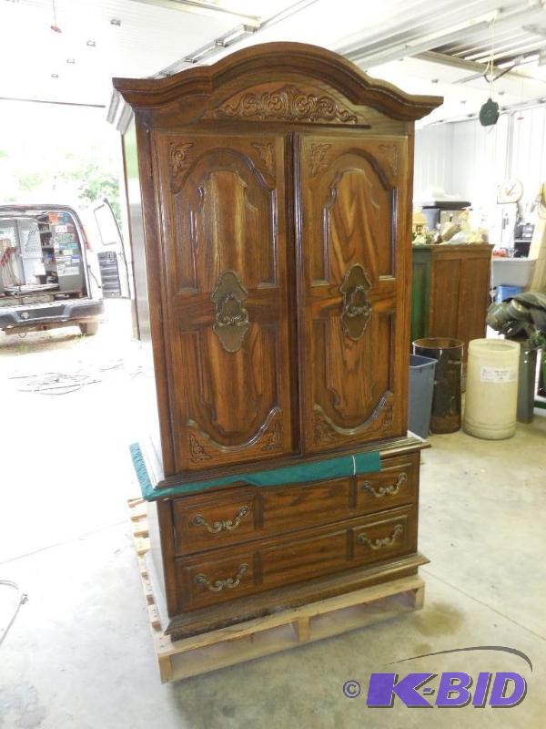lot 130 image: 2 Piece dresser with 5 drawers 2 inside unit ...