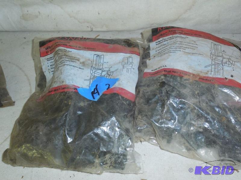 lot 14 image: 50 wrap around T-post electric fence insulato...