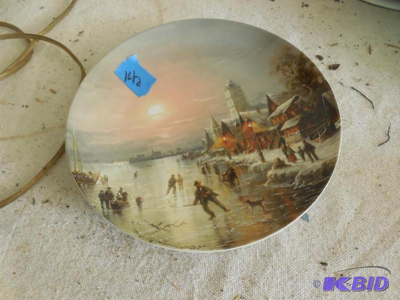 lot 142 image: 1987&nbspGerman collector plates, says"...
