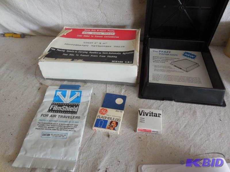 lot 174 image: Photo equipment including Flashbulbs, and mo...