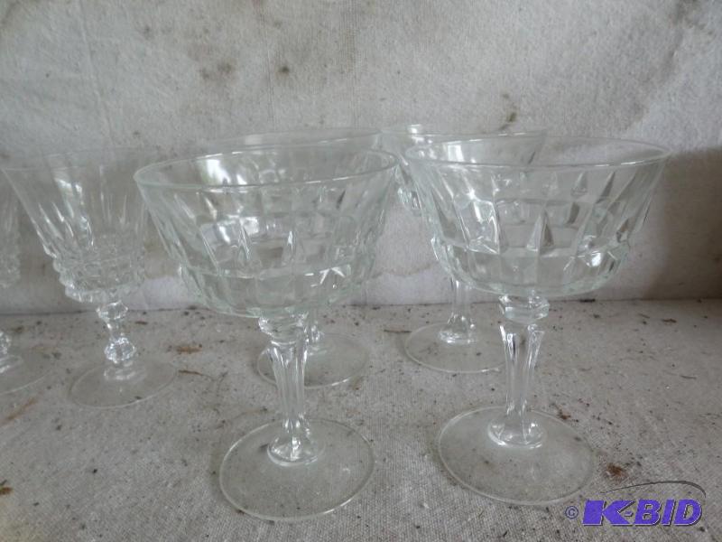 lot 181 image: Lot of glasses...