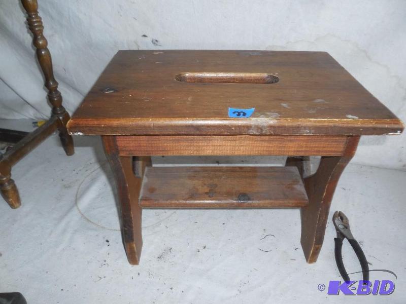 lot 22 image: Wood stool...