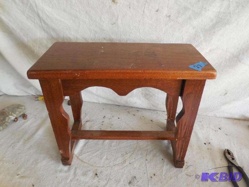 lot 27 image: Wood stool...