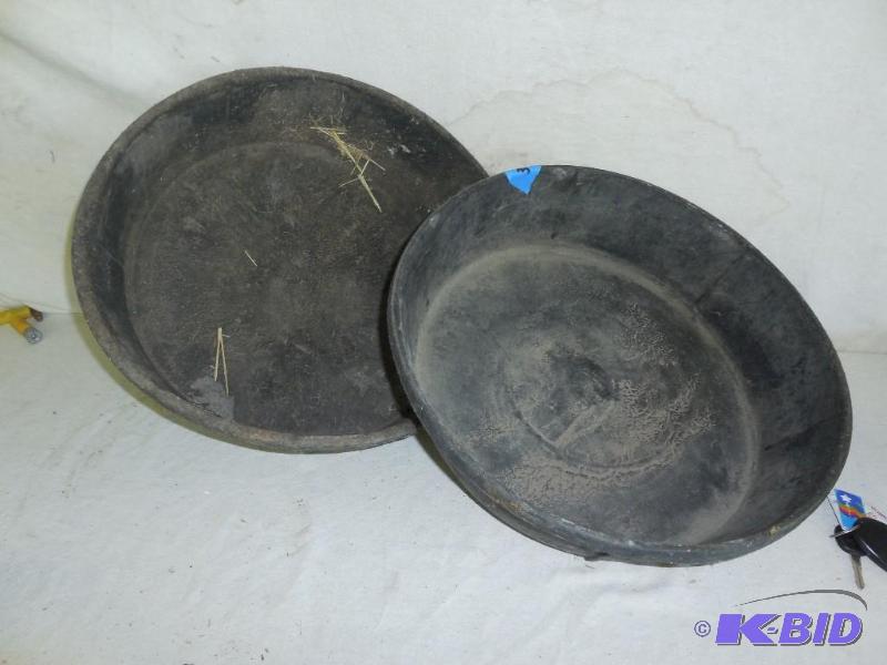 lot 3 image: 2 Rubber feed bins, measure 17" x 4"...
