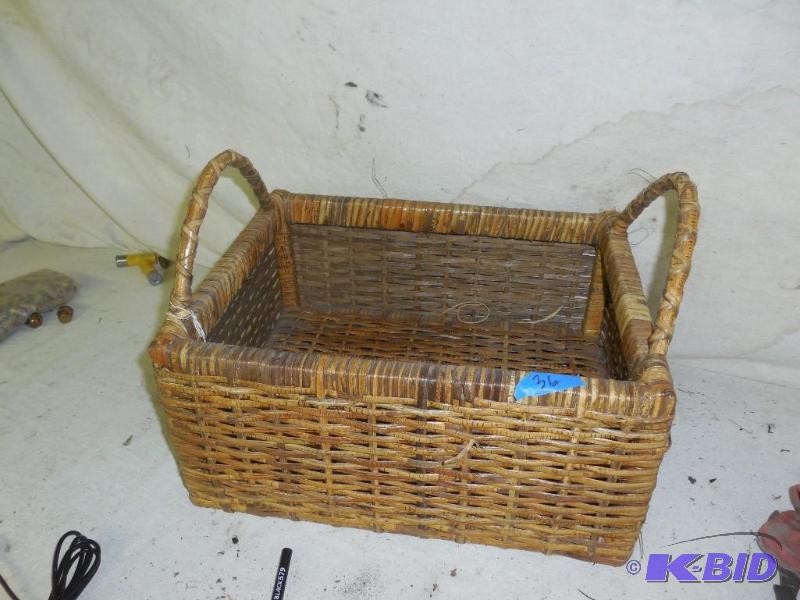 lot 36 image: Wicker basket 15 x 12 x 7...