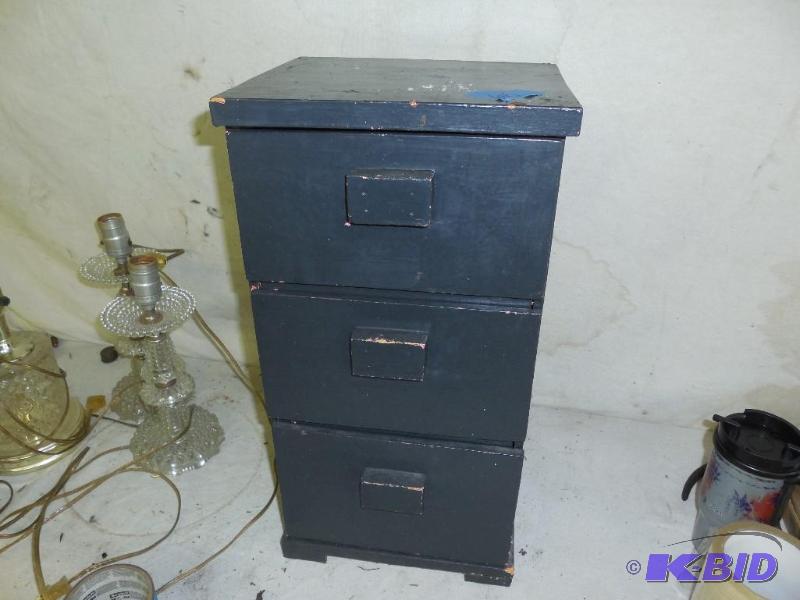 lot 66 image: 10" x 10" x 20" Wood storage u...