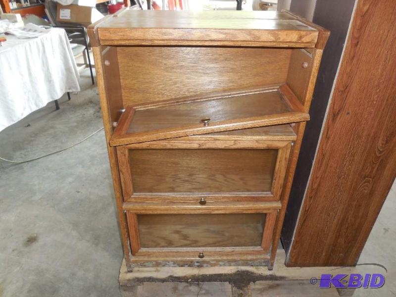 lot 69 image: 24" x 38" x 8" Glass door shel...