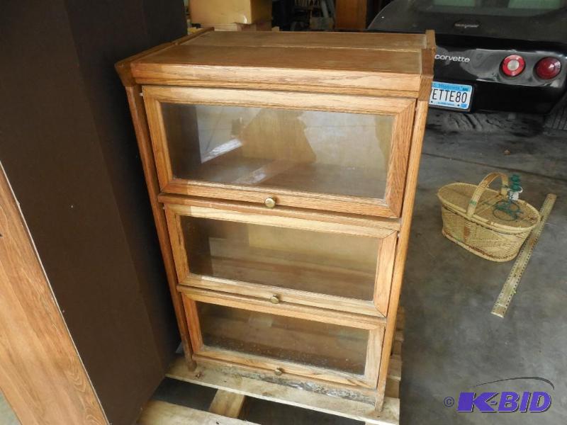 lot 70 image: 24" x 38" x 8" Glass door shel...