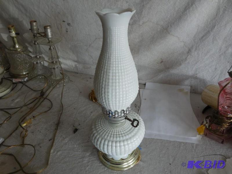 lot 77 image: 18" Old lamp...