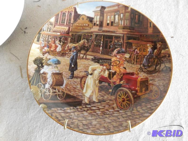 lot 88 image: Bradford Exchange Collectors plate by Lee Dub...