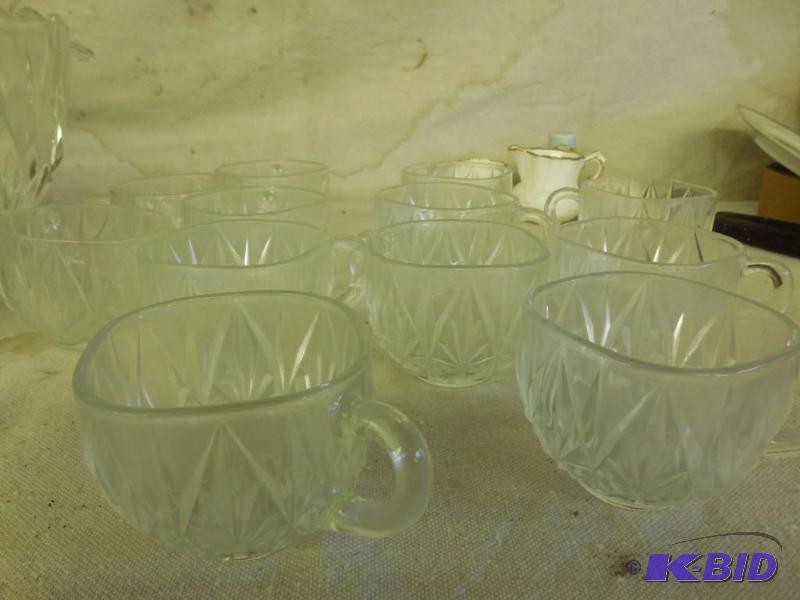 14 Pc. Punch serving set...