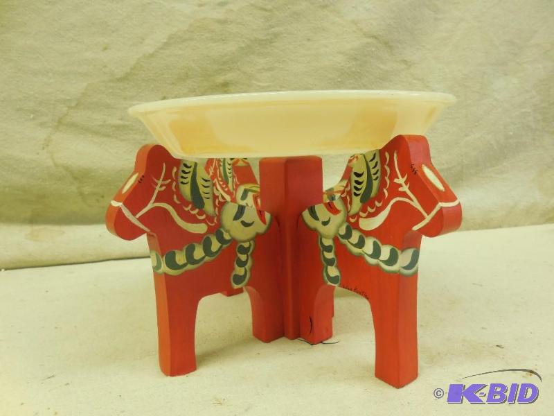 Hand made Bowl and pot holder made of wood...