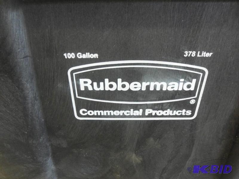 Rubbermaid 100 gallon tankbin...
