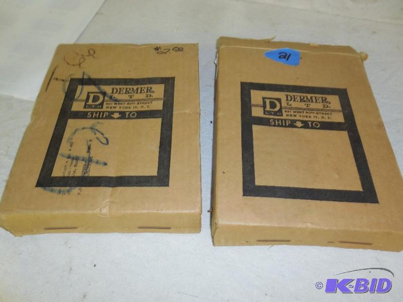 2 Dermer LTD. 5 x 7 Hanging wood picture fram...