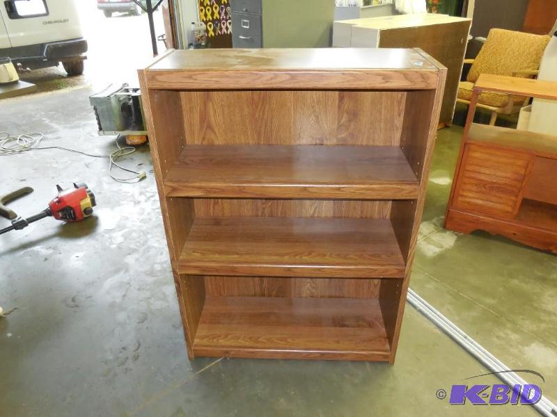 Adjustable book shlf measures 42&quot x30&qu...