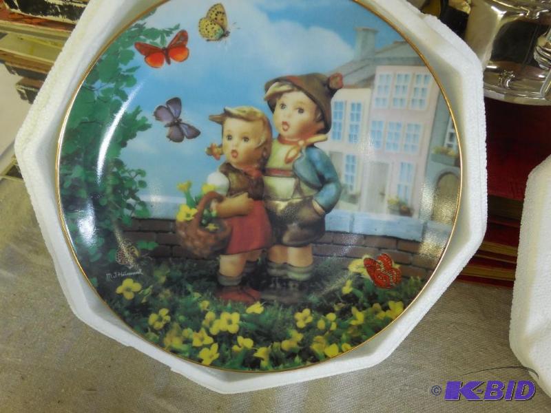 M.I. Hummel plate &quotSurprise&quot collec...
