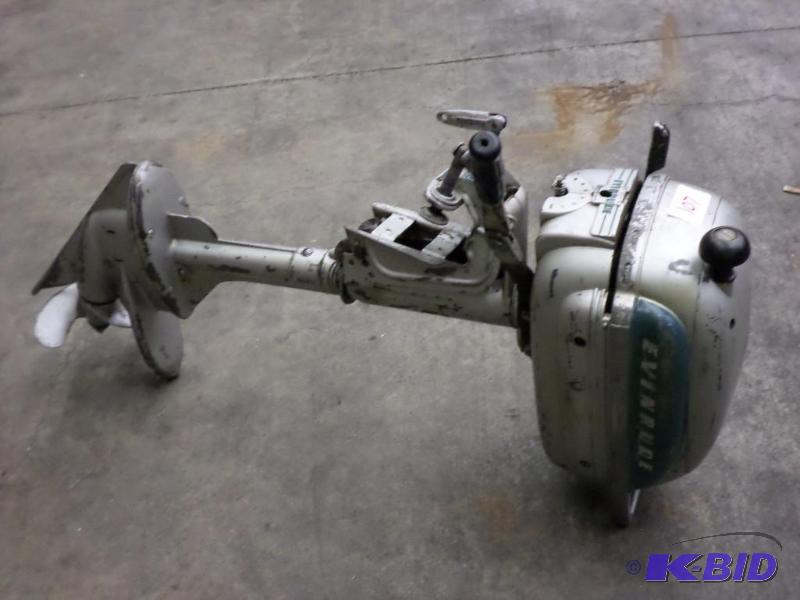 lot 107 image: Vintage 1948 Evinrude 1.5HP Outboard Motor, R...