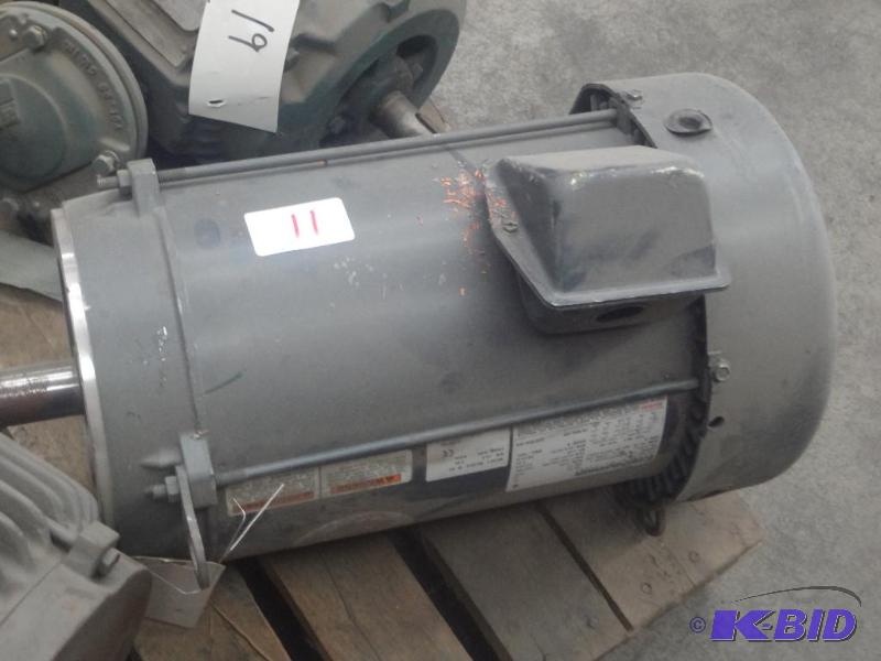 lot 11 image: Marathon 15HP 208-230460 Volt 3-Phase Electr...