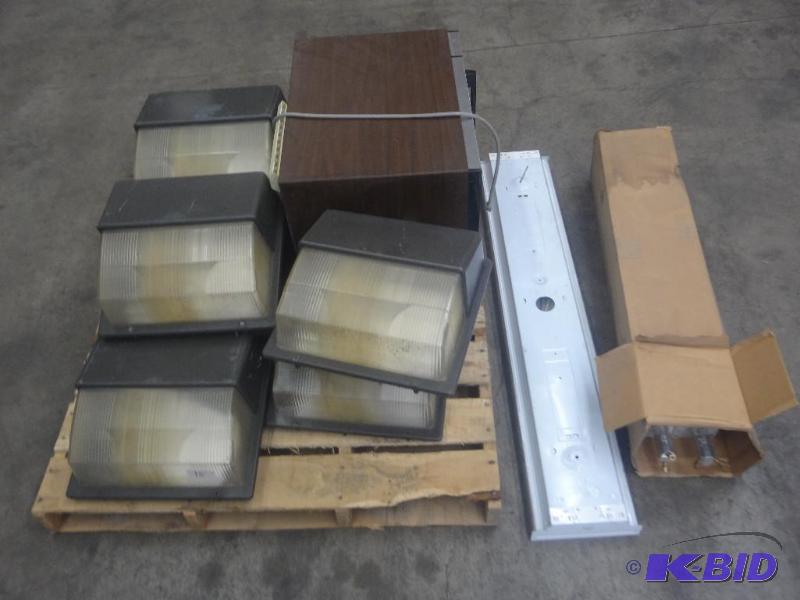 lot 15 image: Pallet Lot Kenmore Microwave, Commerical Lig...