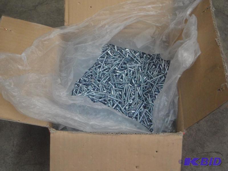 lot 17 image: Near Full Box Of #6 Self-Drilling Darts Screw...