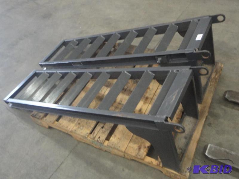 lot 32 image: Set Of Unused Heavy Duty Skidloader Trailer R...