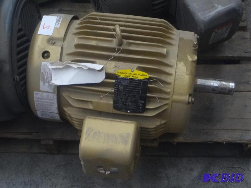 lot 5 image: Blador Super-E 7.5HP 200Volt 3-Phase Electric...