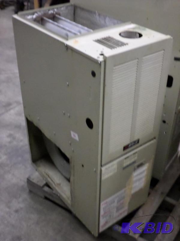 lot 70 image: Comfort Maker 50000 BTU Natiral Gas Furnace, ...