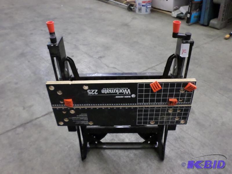 lot 71 image: Black & Decker WorkMate 225 Work Station...