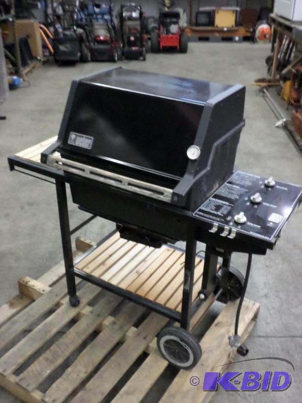 lot 85 image: Weber 3-Burner Gas Grill, LP, Works...