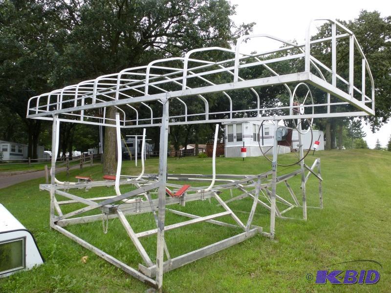 lot 4 image: Porta Dock Boat Lift 2400 Lb Lift 18 long b...