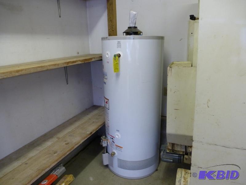 lot 7 image: General Electric Commercial water heater 75 ...