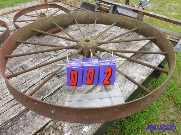 lot 2 image: Single vintage steel wagon wheel. 47" di...