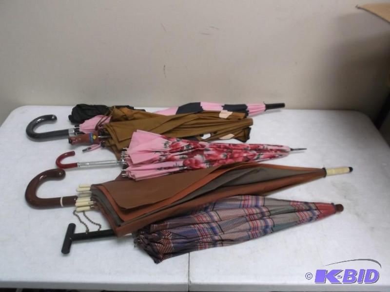 Lot Of Umbrellas, A Couple Vintage, One Has A...