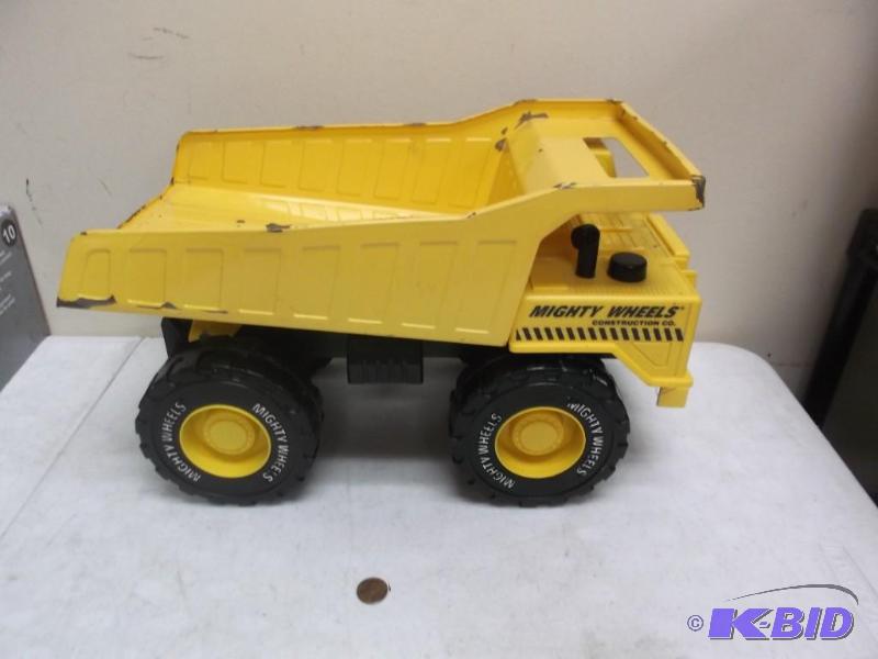 Mighty Wheels Toy Dump Truck, Some Use Wear...