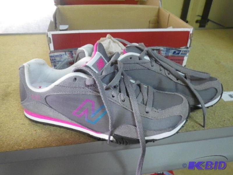 New Balance size 6 shoes...