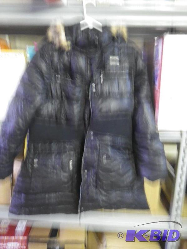 Coogi coat, size 1 xl...