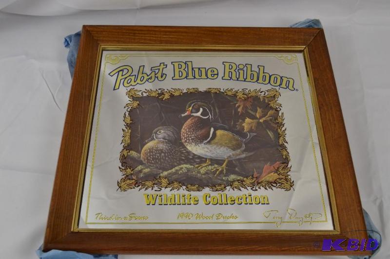 lot 8 image: Pabst Blue Ribbon Wildlife Collection