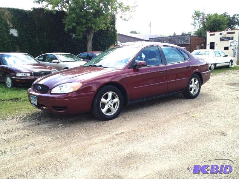 2004 Ford Taurus SE