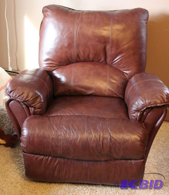 Perfect Shape Leather Recliner--No wear--Exce...