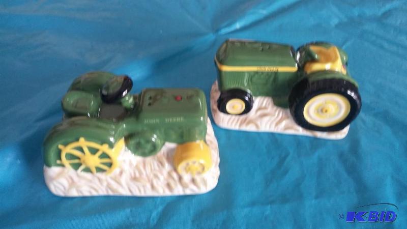Vintage John Deere Salt and Pepper Set-Box...
