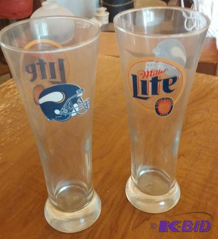 Set of 2 Vikings Lite Beer Pilsner Glasses...