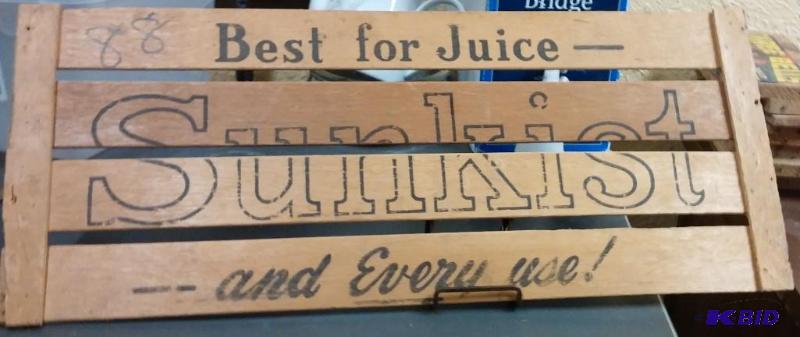 Vintage fruit crate End...